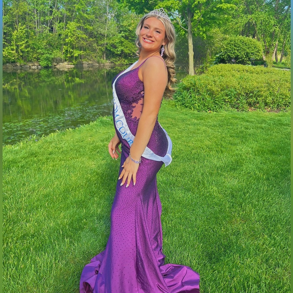Sherri Hill Prom Dress. Purple Size 10